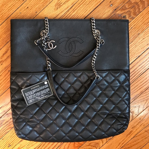 CHANEL Handbags - Authentic CHANEL Black Caviar Quilted tote